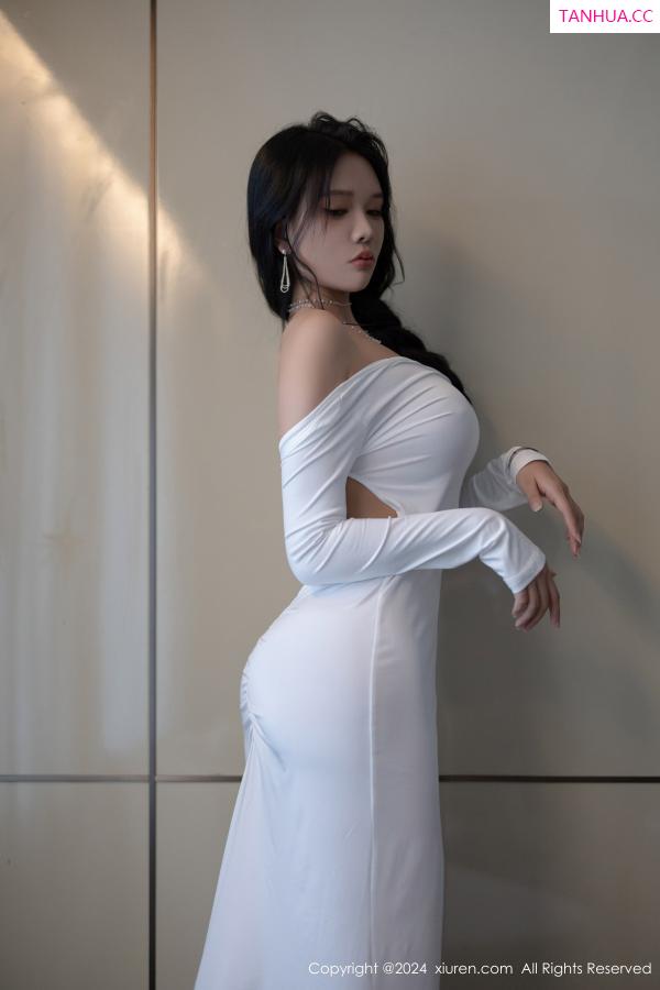 小娜比  [XiuRen]高清写真图 2024.09.05 No.9115 娜比 黑丝美腿第3张图片